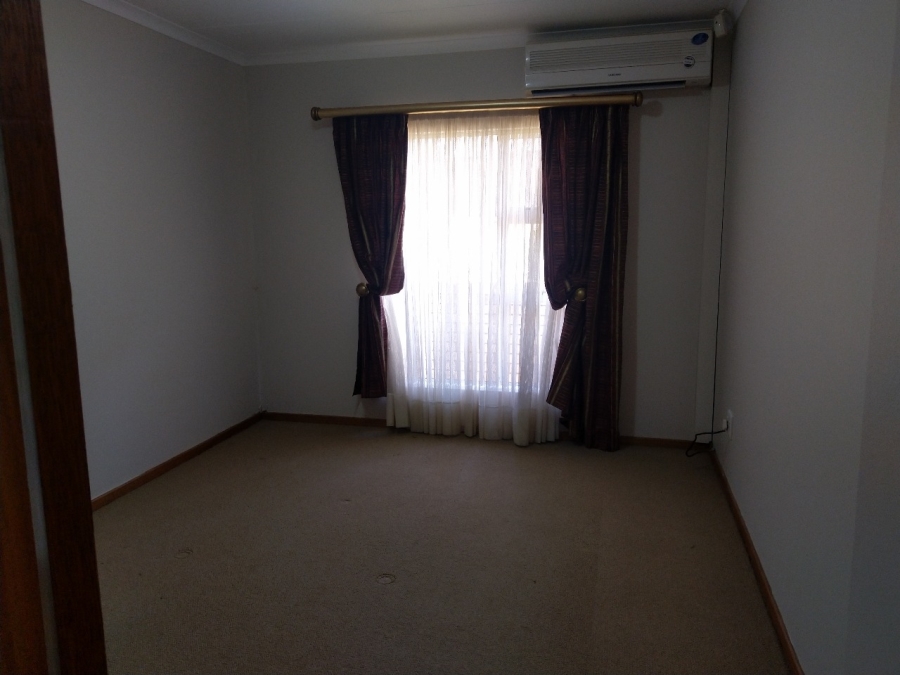 3 Bedroom Property for Sale in Menkenkop Western Cape